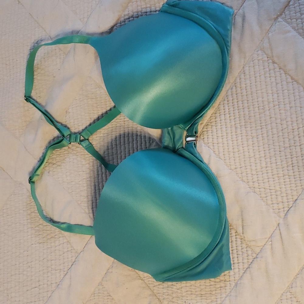 34C VS Bombshell